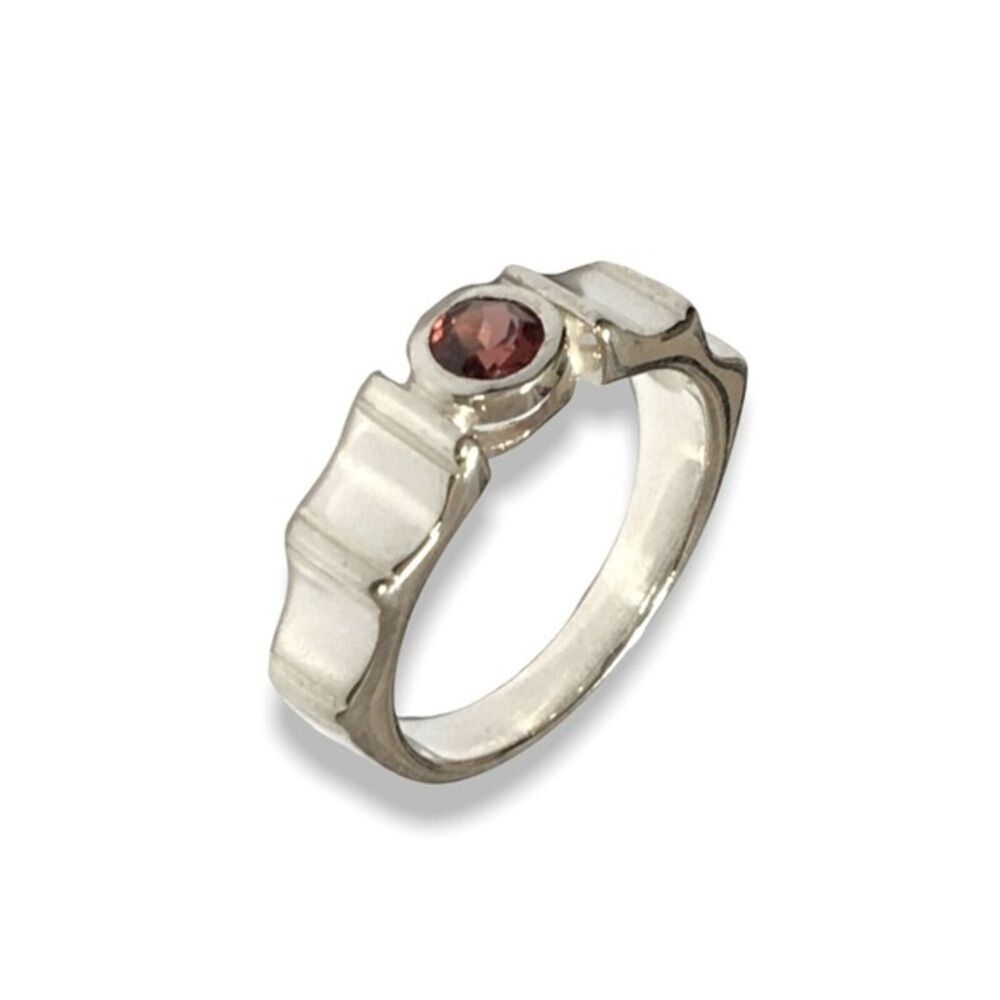 Garnet Ring Size 8.25 Sterling Silver 925 Scalloped Band Red January Birthstone